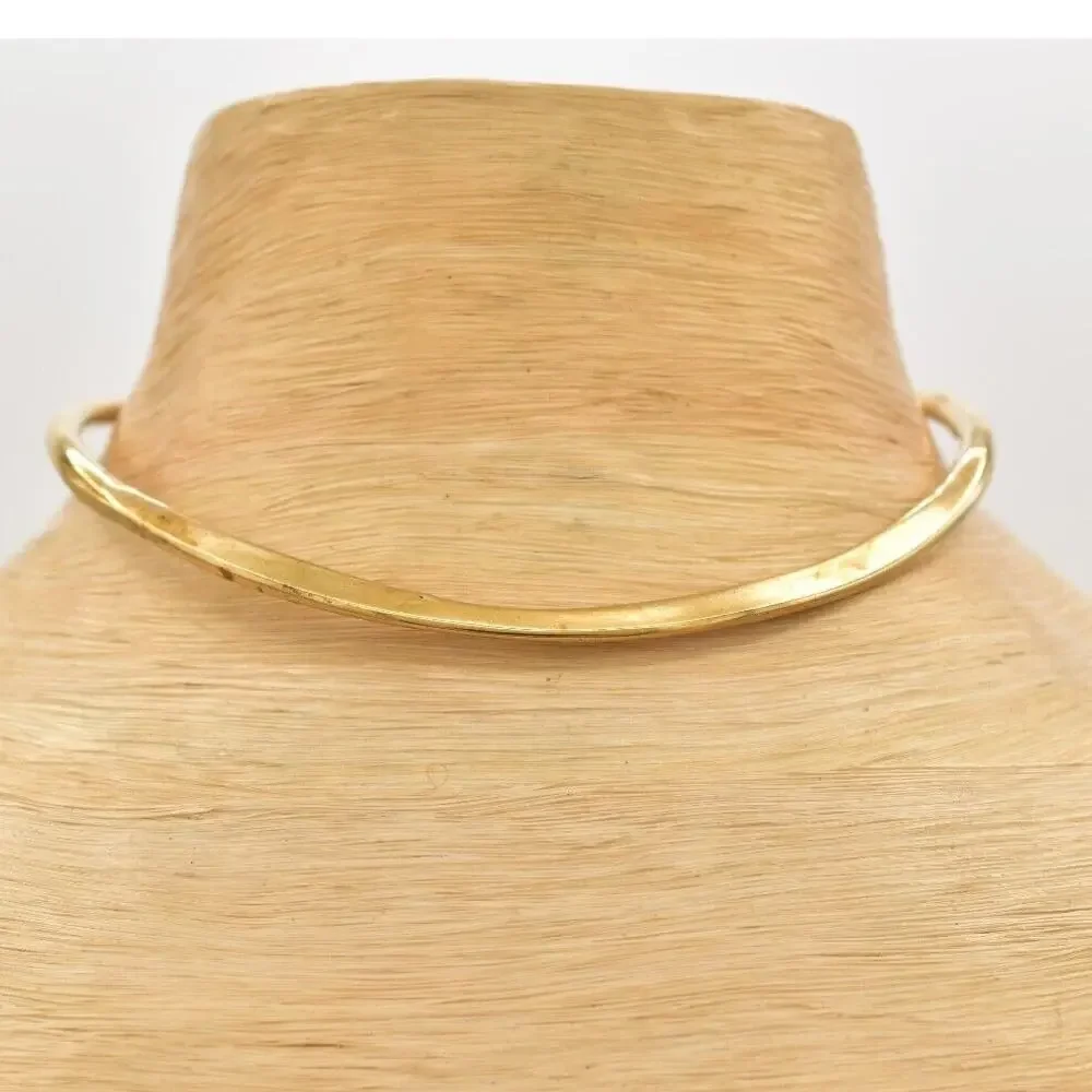 Vintage Modernist Choker Necklace Hammered Metal Antiqued Gold 1970s BinA17